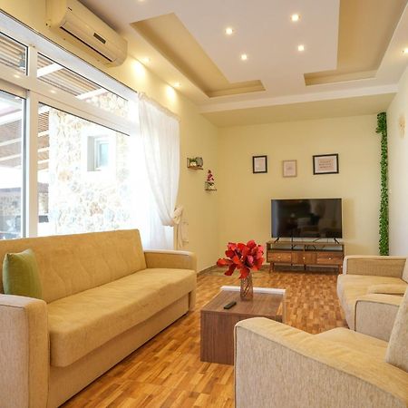 Ferienwohnung Katerinas Garden Kámpos Exterior foto